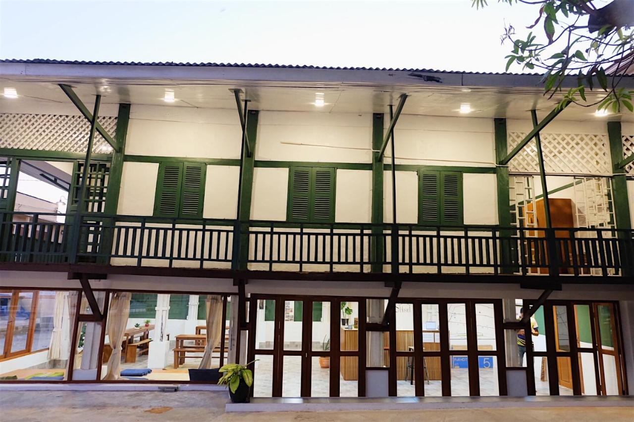 Barn Laos Hostel Vientiane Exterior foto